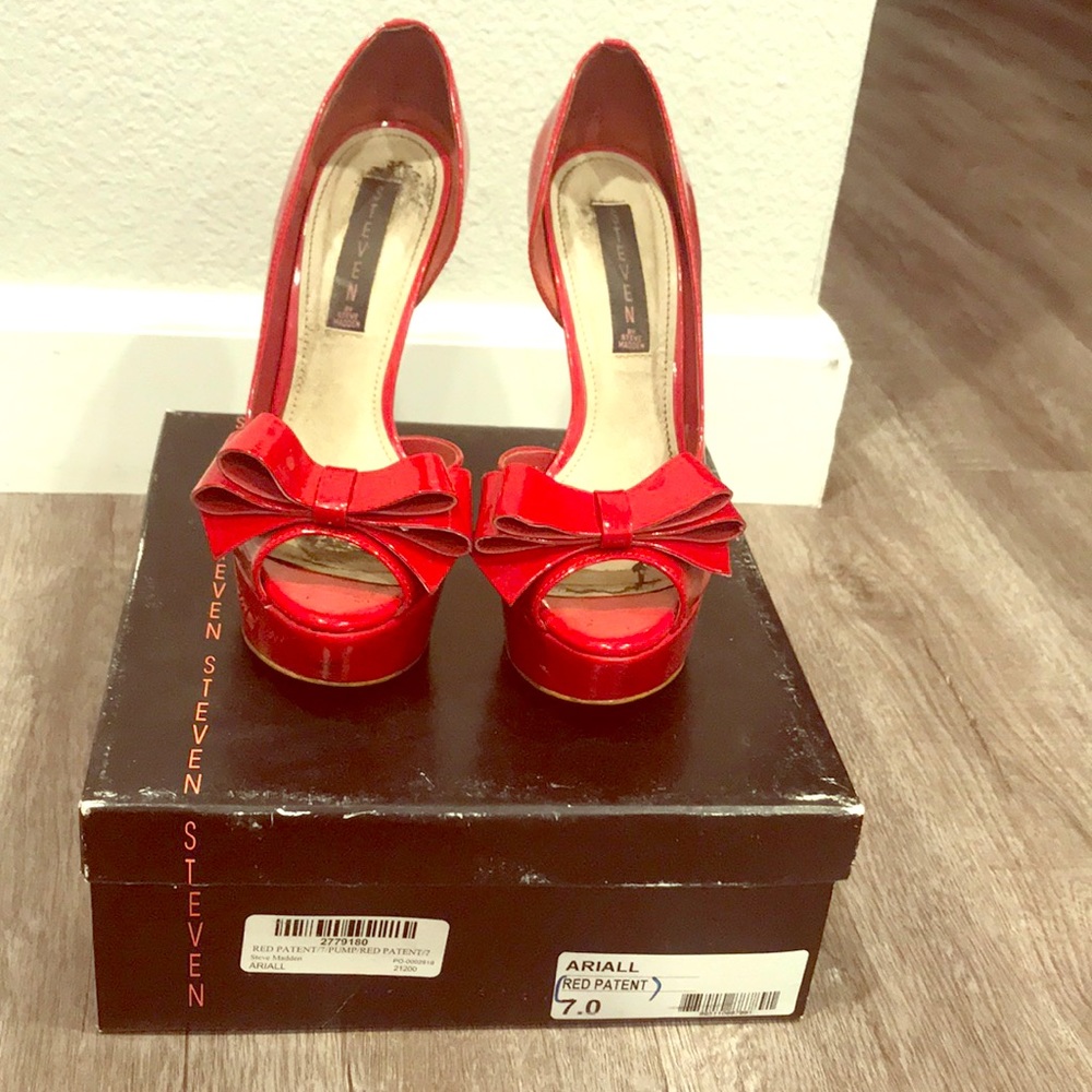 Red patent leather Steve Madden heels